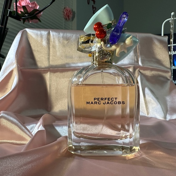 Marc Jacobs PERFECT Eau de Parfum 3.3 fl OZ - Picture 10 of 10